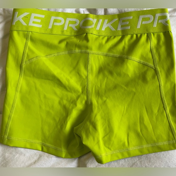 Nike Pro Neon Lime Dri-Fit Women's Bike Shorts - Picture 6 of 13